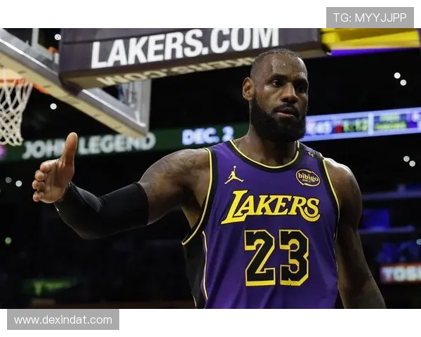 里夫斯称勒布朗即便退役六年依然是GOAT 继续征战因热爱篮球 里夫斯称勒布朗即便退役六年依然是GOAT 继续征战因热爱篮球